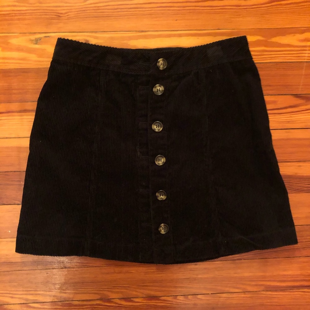 H&M divided black mini button up skirt